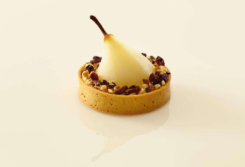 découvrez notre délicieuse tarte normande poire, une recette gourmande alliant la douceur des poires à la richesse de la crème normande, parfaite pour vos desserts maison.