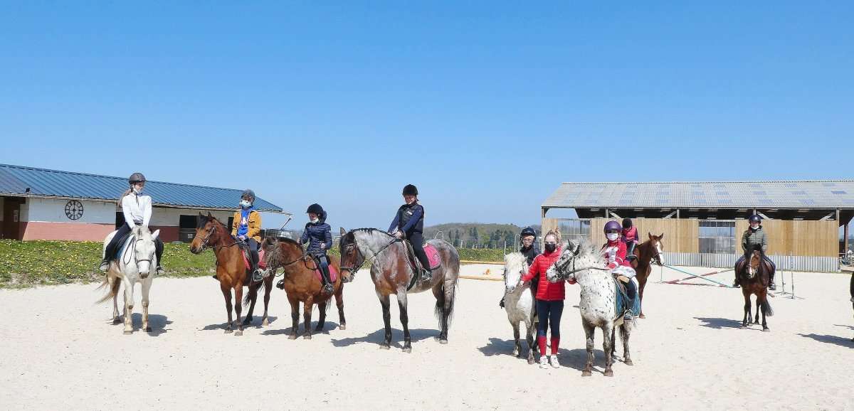 découvrez notre programme sport-études en équitation en normandie, alliant excellence académique et passion équestre pour préparer les champions de demain.