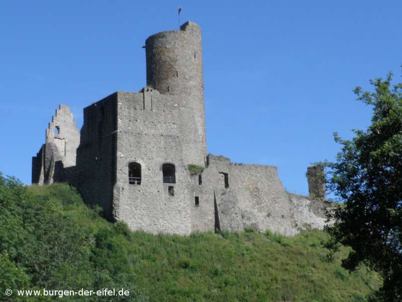découvrez normandie broc, votre destination incontournable pour les antiquités et la brocante en normandie. trouvez des trésors uniques et des objets d'exception.