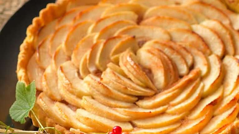 découvrez notre délicieuse recette de flan aux pommes, un dessert fondant et savoureux qui ravira toute la famille.