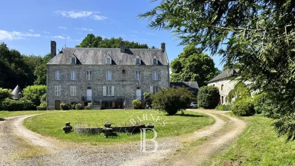 découvrez un château à vendre en normandie, une opportunité unique d'acquérir un bien d'exception dans une région riche en histoire et en charme.
