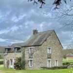 Gîte pour 50 personnes en normandie : comment choisir le lieu idéal pour votre groupe