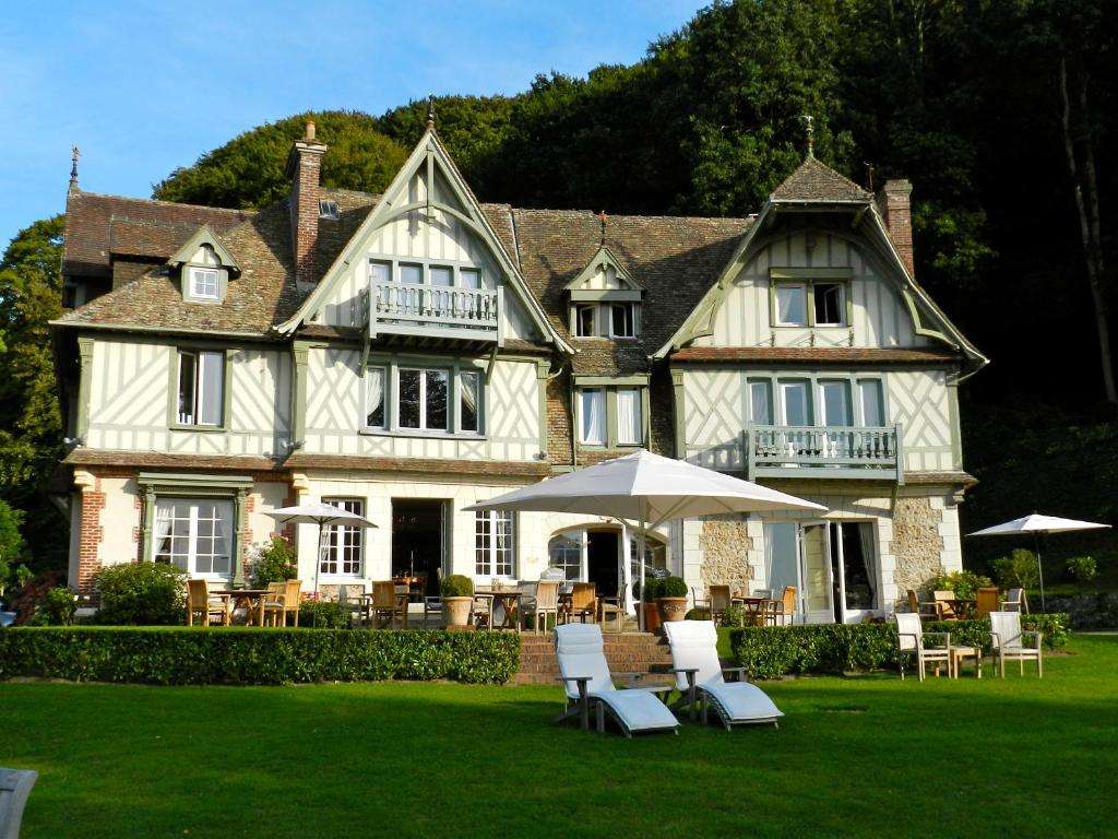 découvrez les hôtels de luxe en normandie pour un séjour d'exception alliant confort, élégance et vue imprenable sur la région.