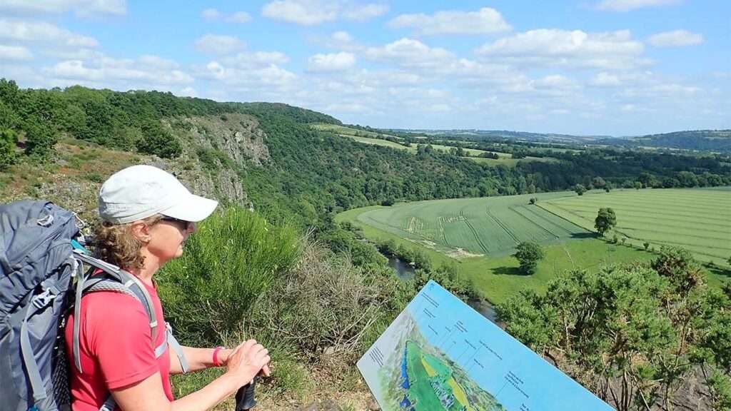 découvrez la suisse normande à travers un tour inoubliable alliant paysages pittoresques, activités de plein air et patrimoine culturel unique.